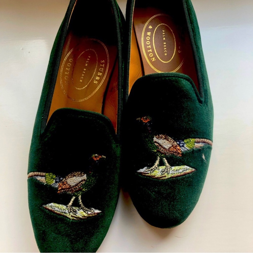 Only worn outside once, great condition!